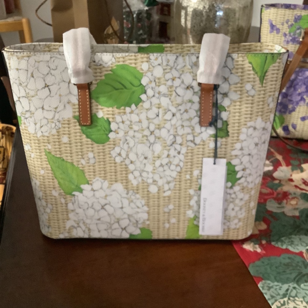 NWT Dooney & Bourke Hydrangea Basketweave Shopper in White - Picture 4 of 7